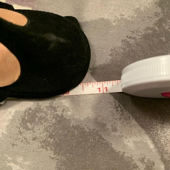 Vintage Suede Manolo Blahnik tie heels - sz 40 - Picture 6 of 6